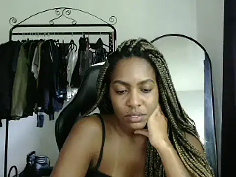 Snapshot of marisilva_br chatting on 02.14.25 marisilva br online show from 02.14.25