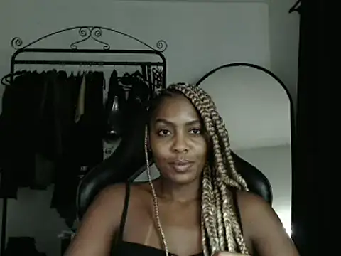 Snapshot of marisilva_br chatting on 03.19.25 marisilva br online show from 03.19.25