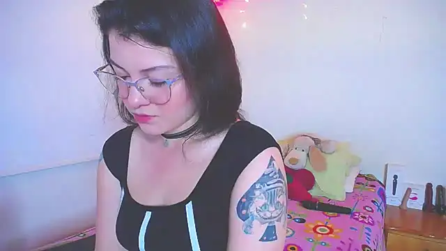 Snapshot of juli05star20 chatting on 01.11.25 juli05star20 online show from 01.11.25