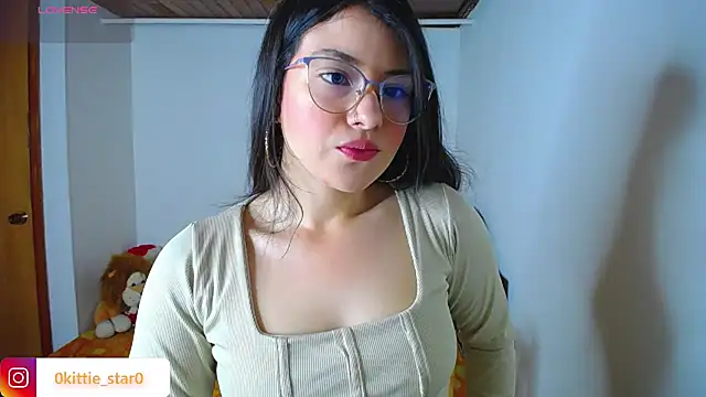 Snapshot of juli05star20 chatting on 02.21.25 juli05star20 online show from 02.21.25