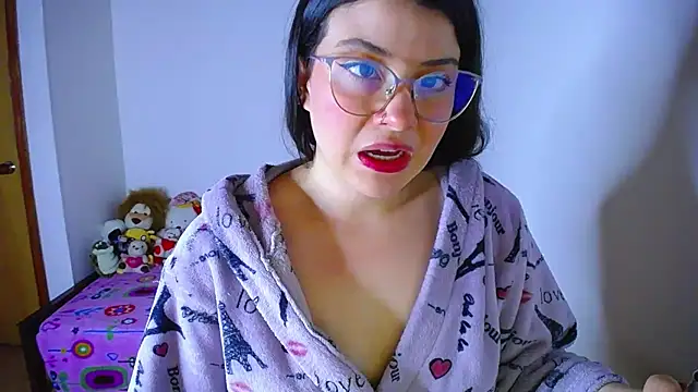 Snapshot of juli05star20 chatting on 09.11.25 juli05star20 online show from 09.11.25