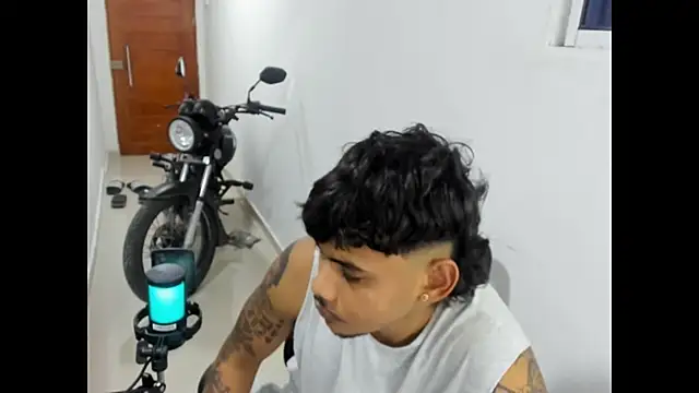 Snapshot of may_master chatting on 11.14.25 may master online show from 11.14.25