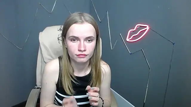 Snapshot of MargaritaKiss chatting on 04.28.26 MargaritaKiss online show from 04.28.26