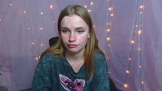 Snapshot of MargaritaKiss chatting on 05.13.26 MargaritaKiss online show from 05.13.26