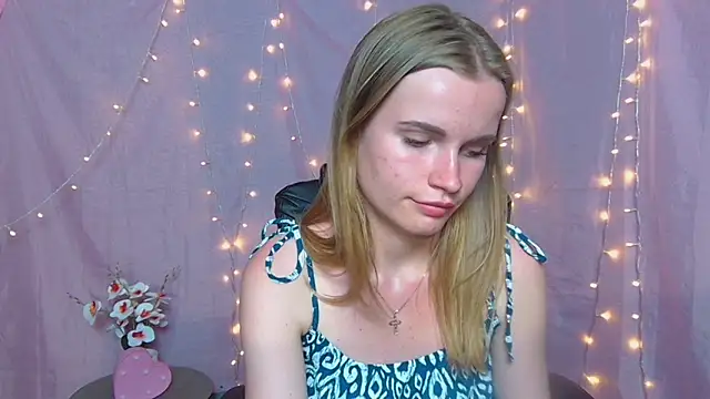 Snapshot of MargaritaKiss chatting on 05.22.26 MargaritaKiss online show from 05.22.26