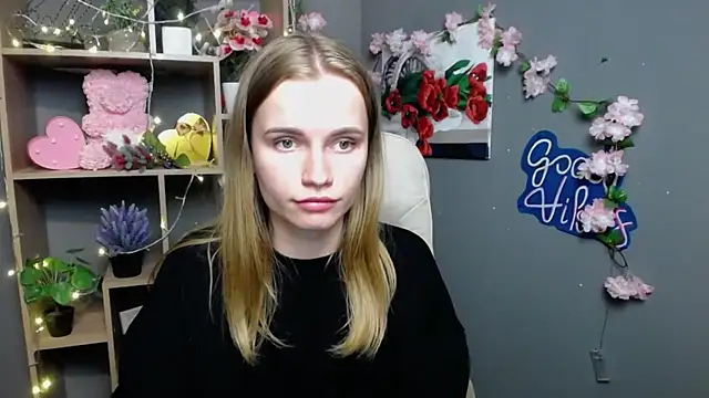 Snapshot of MargaritaKiss chatting on 05.27.26 MargaritaKiss online show from 05.27.26