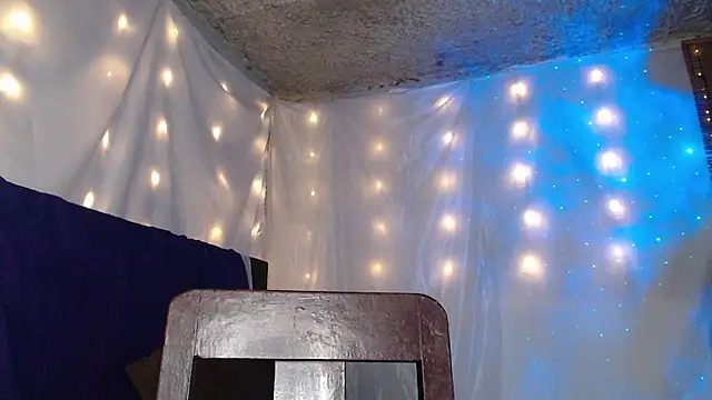 Snapshot of Marci_owo chatting on 12.31.24 Marci owo online show from 12.31.24