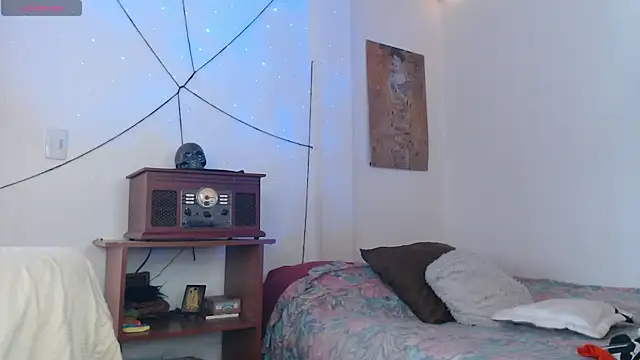 Snapshot of Marci_owo chatting on 10.21.25 Marci owo online show from 10.21.25