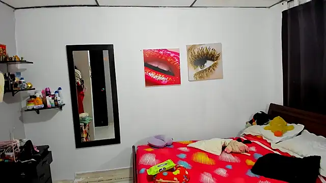 Snapshot of aleziiacam chatting on 10.02.25 aleziiacam online show from 10.02.25