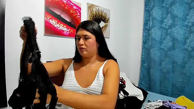 Snapshot of aleziiacam chatting on 10.29.25 aleziiacam online show from 10.29.25