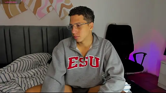 Snapshot of matt_benji chatting on 05.12.26 matt benji online show from 05.12.26