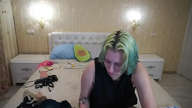 Snapshot of LunaaMayy chatting on 06.19.26 LunaaMayy online show from 06.19.26