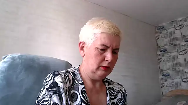 NicoleOlla online show from 09.15.25