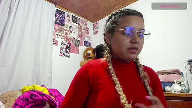 Snapshot of Pucaa_ chatting on 05.19.26 Pucaa online show from 05.19.26