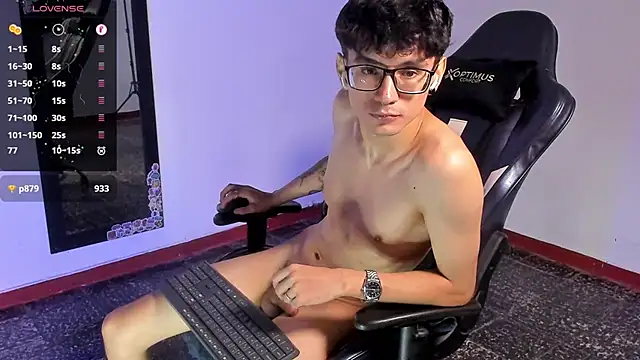 cute diego  online show from 02.13.25