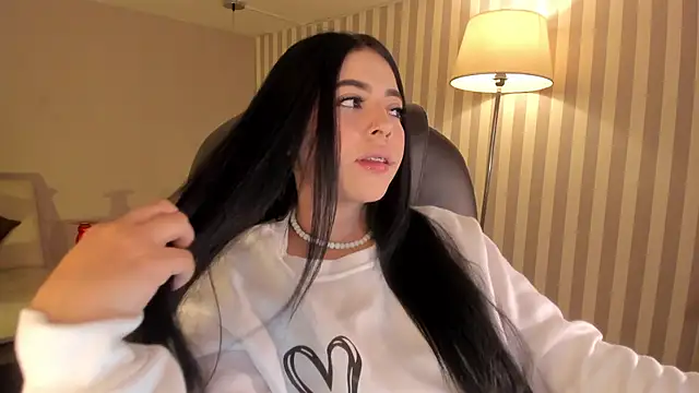 Maaiitee online show from 11.24.25