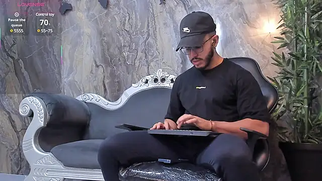 Liam Kleiin online show from 03.04.25