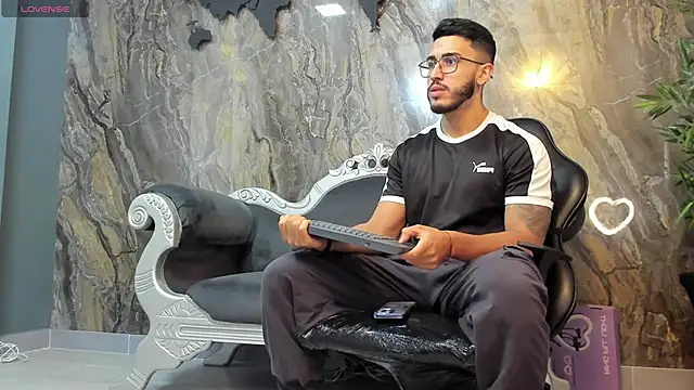 Liam Kleiin online show from 03.10.25