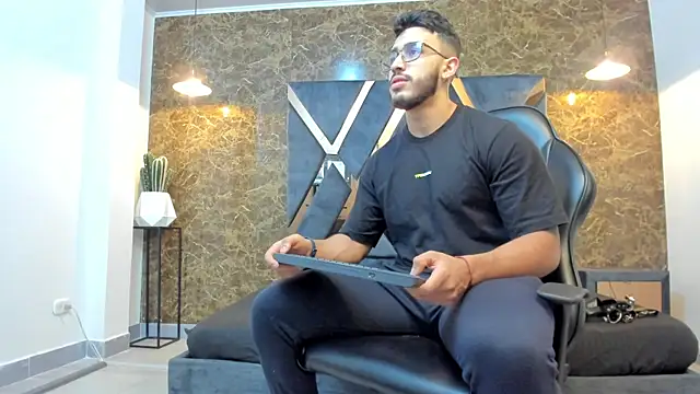 Liam Kleiin online show from 09.15.25