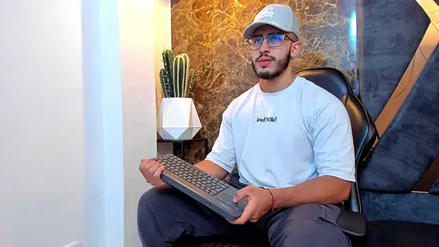 Liam Kleiin online show from 09.21.25