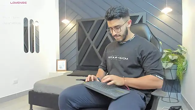 Liam Kleiin online show from 10.01.25