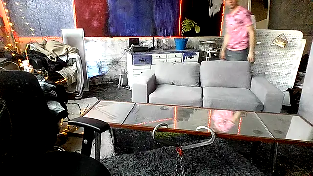 Snapshot of RoomBlueWhite chatting on 04.08.26 RoomBlueWhite online show from 04.08.26