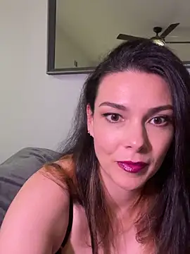 Snapshot of hotwife_margot chatting on 02.27.26 hotwife margot online show from 02.27.26