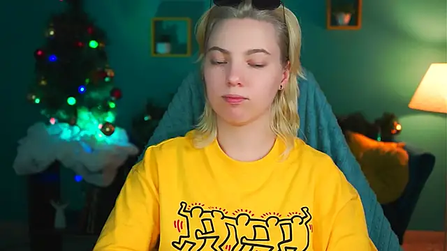 Snapshot of RocKStone_ chatting on 12.24.24 RocKStone  online show from 12.24.24