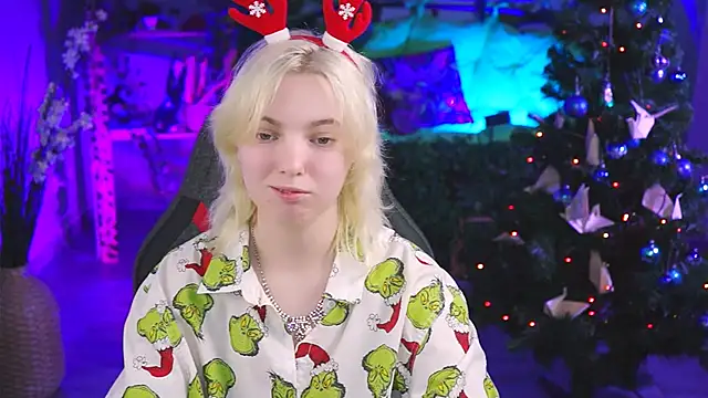 Snapshot of RocKStone_ chatting on 12.25.24 RocKStone  online show from 12.25.24