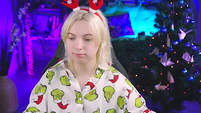 Snapshot of RocKStone_ chatting on 12.25.24 RocKStone  online show from 12.25.24