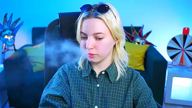 Snapshot of RocKStone_ chatting on 02.05.25 RocKStone  online show from 02.05.25