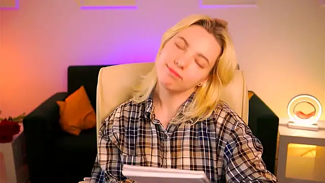 Snapshot of RocKStone_ chatting on 02.07.25 RocKStone  online show from 02.07.25