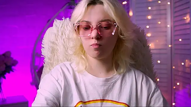 Snapshot of RocKStone_ chatting on 02.10.25 RocKStone  online show from 02.10.25