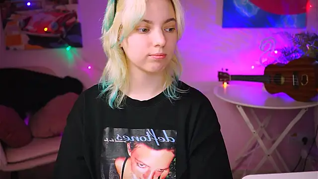 Snapshot of RocKStone_ chatting on 02.17.25 RocKStone  online show from 02.17.25