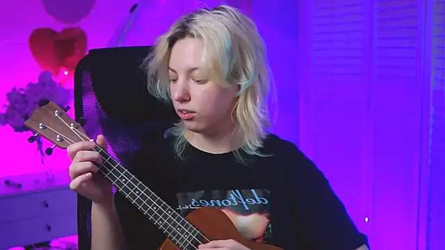 Snapshot of RocKStone_ chatting on 03.07.25 RocKStone  online show from 03.07.25