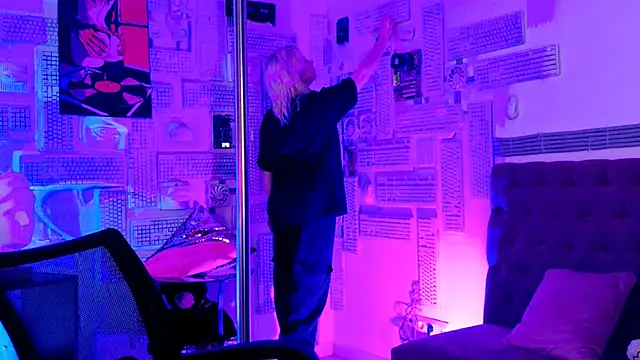 Snapshot of RocKStone_ chatting on 03.09.25 RocKStone  online show from 03.09.25