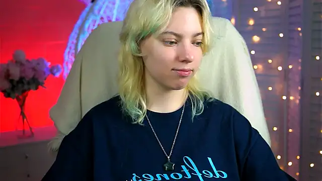 Snapshot of RocKStone_ chatting on 03.18.25 RocKStone  online show from 03.18.25