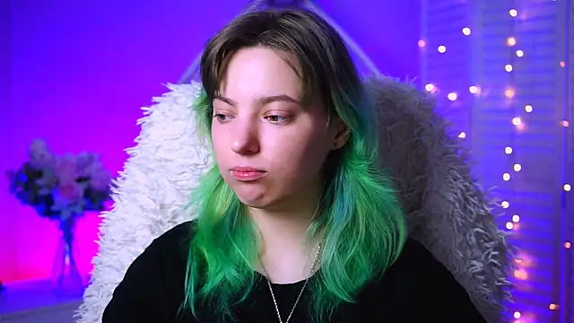 Snapshot of RocKStone_ chatting on 10.11.25 RocKStone  online show from 10.11.25