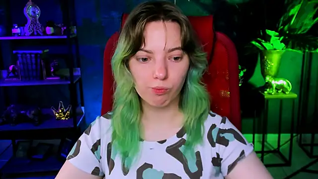 Snapshot of RocKStone_ chatting on 10.16.25 RocKStone  online show from 10.16.25