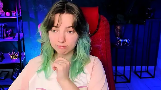 Snapshot of RocKStone_ chatting on 10.26.25 RocKStone  online show from 10.26.25