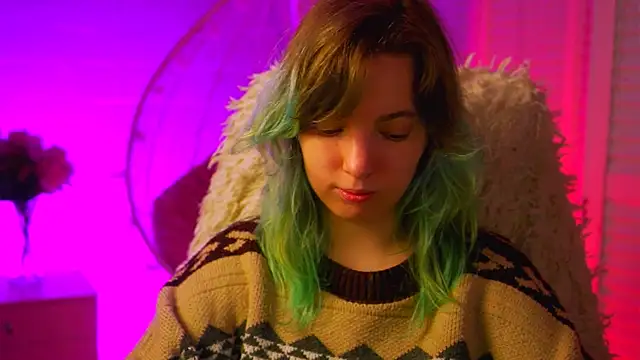 Snapshot of RocKStone_ chatting on 10.28.25 RocKStone  online show from 10.28.25