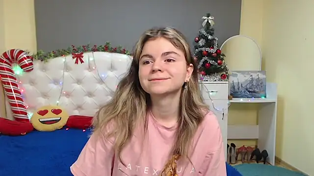 TinaRedly online show from 12.13.25