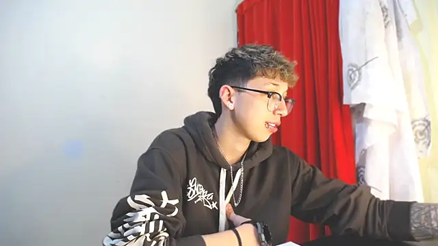 Snapshot of _Thomas_hot_ chatting on 01.22.25 Thomas hot online show from 01.22.25
