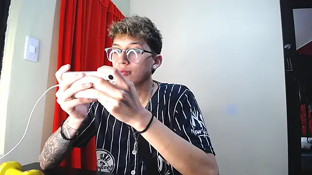 Snapshot of _Thomas_hot_ chatting on 01.30.25 Thomas hot online show from 01.30.25