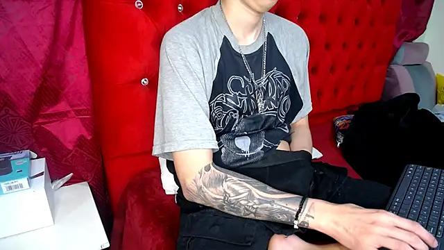 Snapshot of _Thomas_hot_ chatting on 03.19.25 Thomas hot online show from 03.19.25