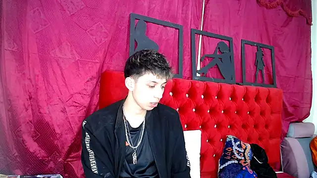 Snapshot of _Thomas_hot_ chatting on 03.21.25 Thomas hot online show from 03.21.25