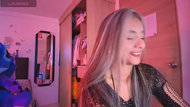 megan collins96 online show from 05.22.26