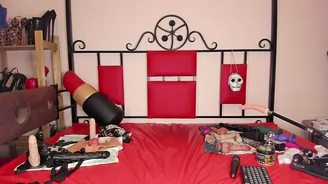 Snapshot of Princess18xxx chatting on 12.11.24 Princess18xxx online show from 12.11.24