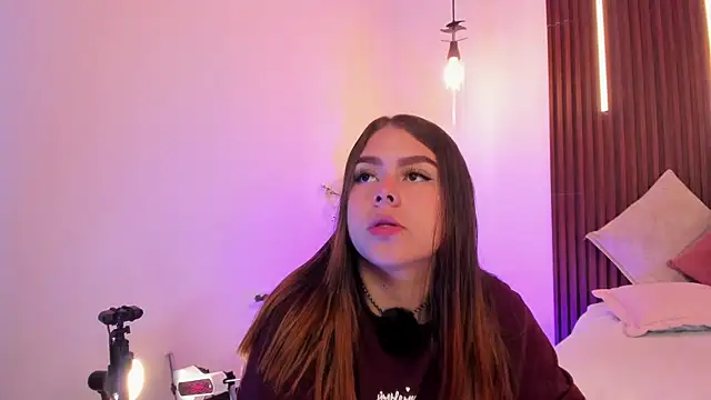 Snapshot of ArianaBaker chatting on 02.17.26 ArianaBaker online show from 02.17.26