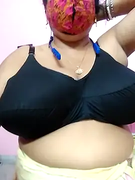 Snapshot of Kayra_34 chatting on 10.14.25 Kayra 34 online show from 10.14.25